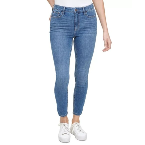 Calvin Klein Women's Cotton High Rise Slim Jeans Blue denim Light Wash Size 25 - Picture 1 of 9